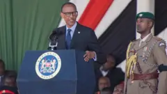 Perezida Kagame kuri Nyayo stadium yavuze ko Abanyarwanda bifatanyije n'Abanyakenya mu kababaro