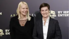 Milica Đurđić i Ana Brnabić - u poslednje vreme često se pojavljuju zajedno i nedavno je to bilo i prilikom posete holivudskog glumca Džonija Depa Beogradu