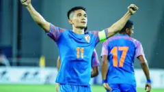 ৩৬ বছর বয়সী এই ফুটবলার ভারতের সবচেয়ে জনপ্রিয় ফুটবলারদের একজন।
