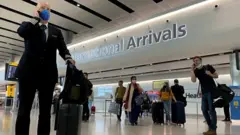 مطار