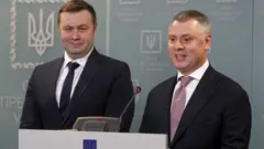 Міністр енергетики Олексій Оржель та виконавчий директор НАК «Нафтогаз Україним» Юрій Вітренко розповіли, про що домовилися з Росією на тристоронніх переговорах