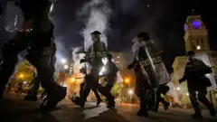 Agentes de la policía estatal de Kentucky en Louisville