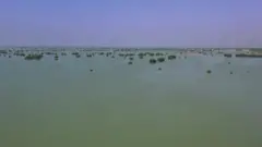 मंचार झील