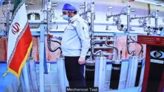 صورة أرشيفية لمفاعل نووي إيراني