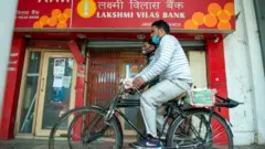 लक्ष्मी विलास ब्याङ्क खराब कर्जाका कारण सङ्कटग्रस्त बनेको छ