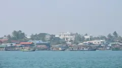 မြေနဲ့အလုပ်အကိုင်ဆုံးရှုံးမှာ