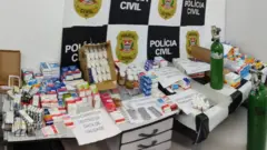 Itens apreendidos na farmácia em SP