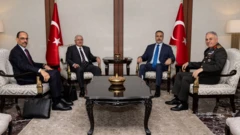 Soldan sağa: MİT Başkanı İbrahim Kalın, Milli Savunma Bakanı Yaşar Güler, Dışişleri Bakanı Hakan Fidan, Genelkurmay Başkanı Orgeneral Metin Gürak oturuyor