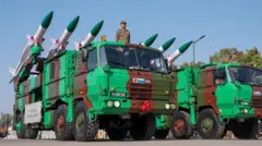 இந்தியா, பாகிஸ்தான் மோதல் தீவிரமடைகிறதா? முன்பு பதற்றம் குறைக்கப்பட்டது எப்படி?