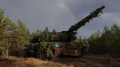 লেপার্ড-২ ট্যংক, জার্মানির তৈরি। 