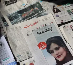 م﻿هسا امینی تحت بازداشت گشت ارشاد جان باخت