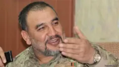زمری پيکان د عامه نظم پولیسو قومندان و او څو کله مخکې يې د نیولو امر شوی و