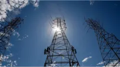 Serikali imesema matatizo ya kukatika umeme mara kwa mara yataendelea hadi hapo ukarabati wa miundombiunu utakapokailika