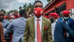 Bobi wine avuga ko uru rubanza ruri mu bikorwa vya leta vyo gutesha agaciro no gucafuza abatavuga rumwe n'ubutegetsi