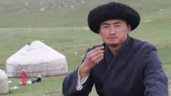 Улан Үсөйүн жаштарга арналаган окутууларды, долбоорлорду үйюштуруп жүрөт