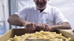 A massa seca de Gragnano, chamada de 'ouro branco', tem textura áspera, o que permite reter mais molho