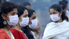 கொரோனா வைரஸ்: ’சமூகப் பரவலை நெருங்கிவிட்டோம்’ - கேரளா அறிவிப்பு