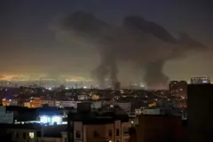 .أعمدة دخان تتصاعد عقب انفجارات وردت أنباء عنها في طهران