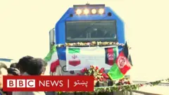 نن پنجشنبه (د لیندۍ/قوس ۲۰مه) د افغانستان او ایران ترمنځ د اورګاډي لومړنۍ پټلۍ پرانیستل شوه.