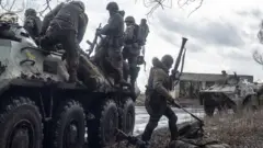 Украинские солдаты под Бахмутом