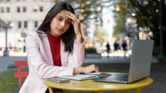 વિદેશ મંત્રાલયે બહાર પાડેલા આંકડા મુજબ, 2024માં 4,27,000 ભારતીય વિદ્યાર્થીઓ કૅનેડા ગયા છે