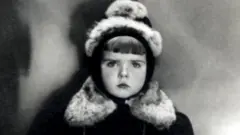 Vaira a la edad de 5 años, en 1942