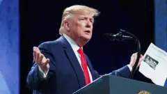 Tổng thống Trump đối diện với hai cáo buộc tại phiên tòa luận tội ở Thượng viện