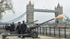 Londonda top atəşi