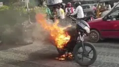 దగ్ధమవుతున్న బైక్