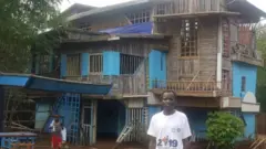 ሬፓን ከሸምበቆ የገነባው ቤት ፊት