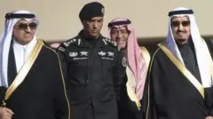 سرتیپ الفغم یا لباس نظامی در کنار پادشاه عربستان