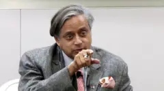 शशी थरूर