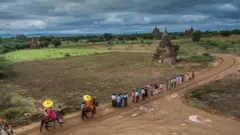ဟိုတယ်နဲ့ ခြံဝန်းတွေ ထဲ ရောက်နေတဲ့ ရှေးဟောင်း စာရင်းဝင် ခြေတော်ရာ၊ ပုထိုး၊ စေတီ၊ အုတ်ကျောင်း စုစုပေါင်းဟာ ၁ဝဝ ကျော်ရှိ