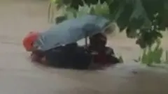 பேரிடரில் ஒரு மாதக் குழந்தை கூடையில் வைத்து மீட்பு