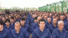 مسلمون من الإيغور في معتقل صيني