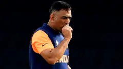 धोनी