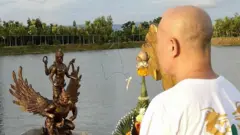 รองศาสตราจารย์ สุวินัย ภรณวลัย