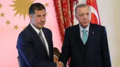Türkiyə prezident seçkilərində ilk turda üçüncü ən çox səs toplayan namizəd Sinan Oğan ikinci turda tərəfdarlanının Recep Tayyip Erdoğanı dəstəkləməsini istəyib.