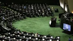 جنجال بر سر واریز۲۳۱ میلیون تومانی به حساب نمایندگان مجلس ایران
