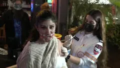 کرونا در اسرائیل؛ گذرنامه سبز برای کسانی که واکسن می‌زنند