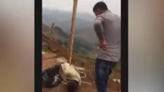 ግለሰቦቹን አስሮ የገረፈው ቻይናዊ