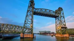 नीदरलैंड का पुल