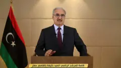 جدل واسع بعد أن أعلن خليفة حفتر ترشحه للرئاسة