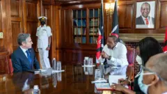 Madaxweynaha Kenya Uhuru Kenyatta iyo xog hayaha arrimaha dibadda Mareykanka Antony Blinken
