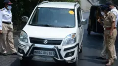 மகாராஷ்டிரா மாநிலத்தில் பதிவு செய்யப்பட்ட வாகனம்