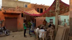 निर्माणाधीन घर