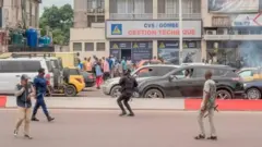 La chanson reproche au président ses promesses non tenues