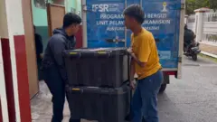 Pengiriman paket makan bergizi gratis dari SPPG Lapas Sukamiskin ke SD Rancakasumba Kota Bandung, Selasa (12/05/2026).