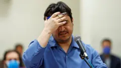 زم أثناء المحاكمة