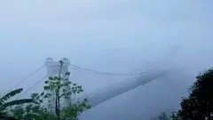 ဆောင်းဝင်စ စက်တင်ဘာ ၂၉ ရက်နေ့ မနက်ပိုင်းမှာ တွေ့ရတဲ့ ကွမ်းလုံကြိုးတံတား